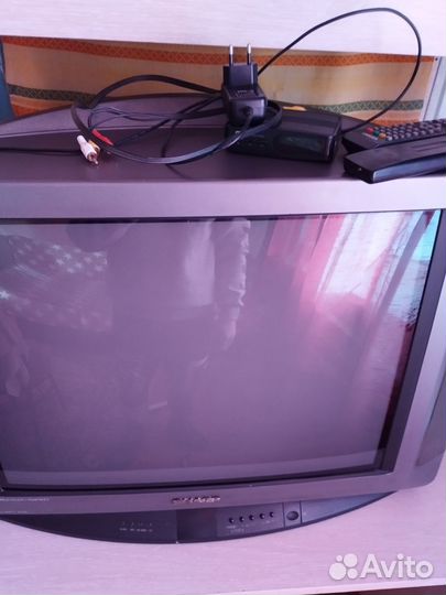 Телевизор и приставка с антенной