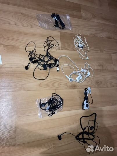 Usb кабеля и зарядки, наушники