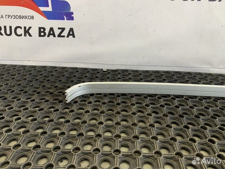 Направляющая шторки спальника Man TGX