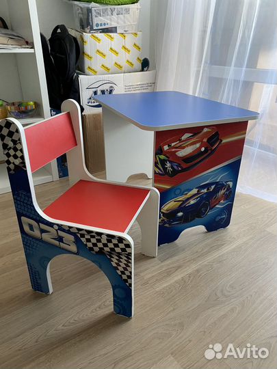Стол и стул детский