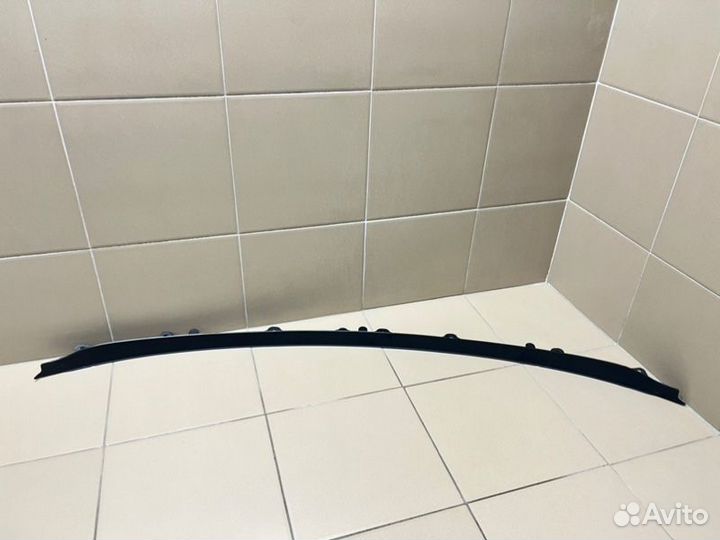 Молдинг капота Volvo Xc90 80 тыс.км. 2.0 D420T2