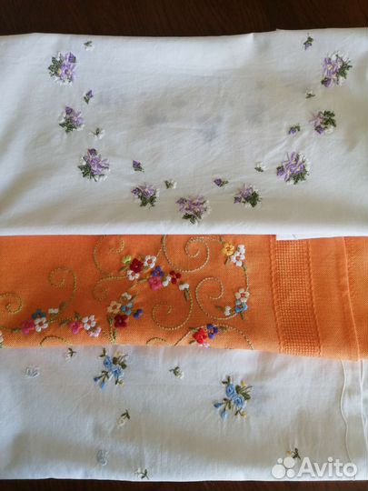 Скатерть с вышивкой