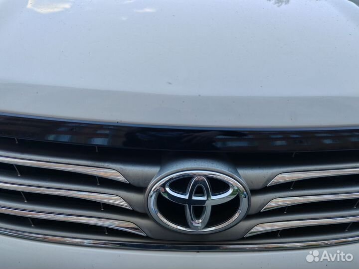 Решетка радиатора toyota rav4