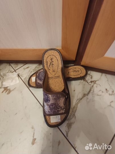 Шлепанцы женские