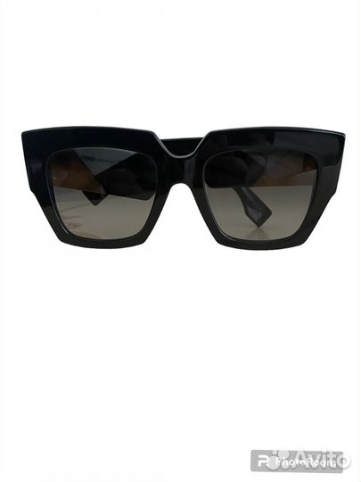 Солнцезащитные очки женские