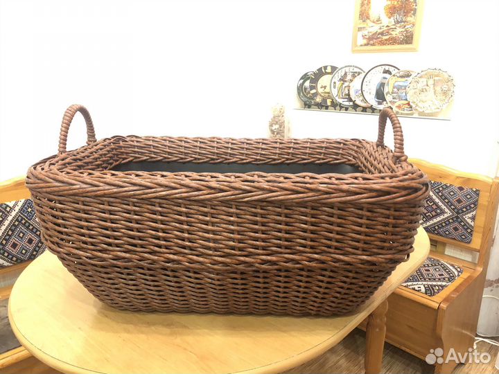 Кашпо из искусственного ротанга