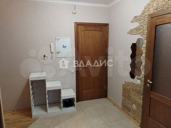 2-к. квартира, 75,2 м², 3/10 эт.