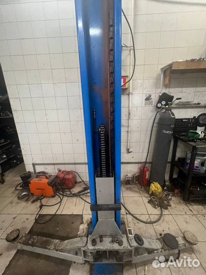 Продам оборудование Подъёмник двухстоечный Trommel