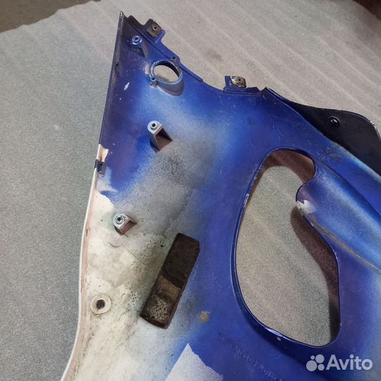 Пластик боковой правый Suzuki gsxr 750 96-99