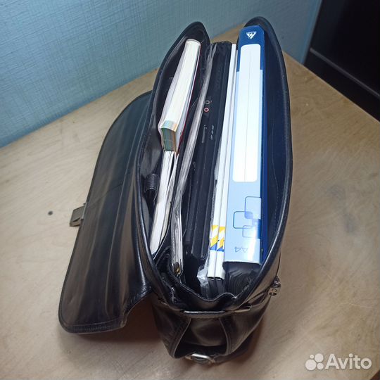 Мужской кожаный портфель Cavalet