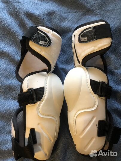 Налокотники хоккейные CCM 19K PRO NHL SR