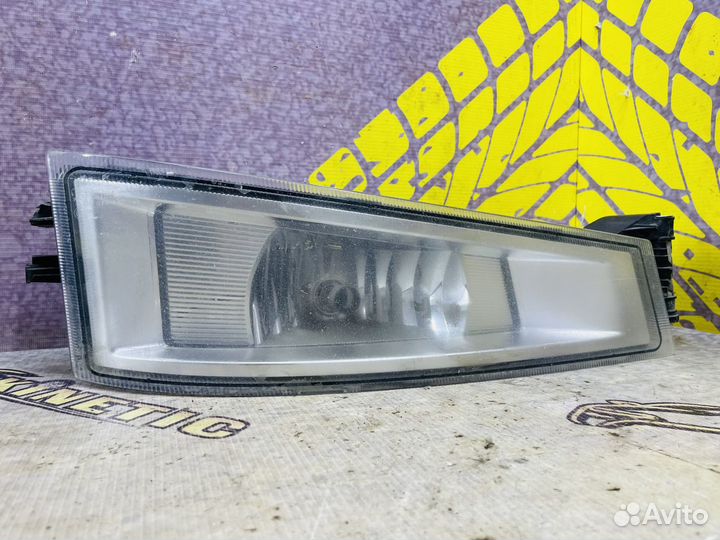 Противотуманная фара Птф правая Вольво Volvo FH 4