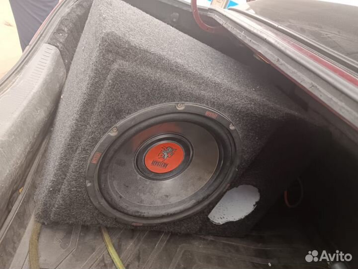 Сабвуферс усилителем