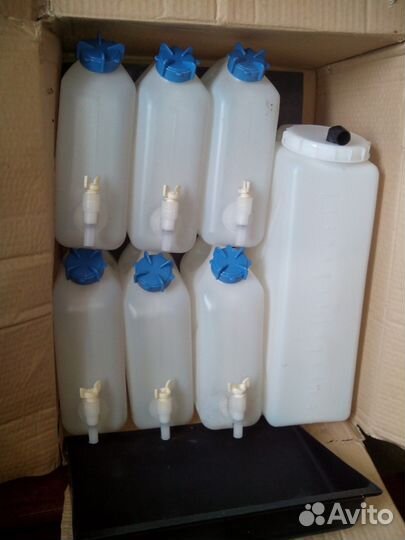 Канистры с кранами. Новые