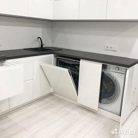 Угловая кухня на заказ. Фабрика в Москве