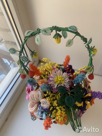 Цветочная корзина из бисера