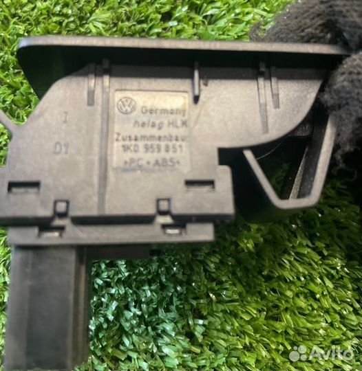 Кнопка стеклоподъемника Volkswagen Touran 2005