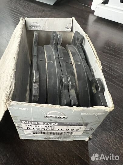 Колодки торозные Nissan Infiniti D1060-JL00J