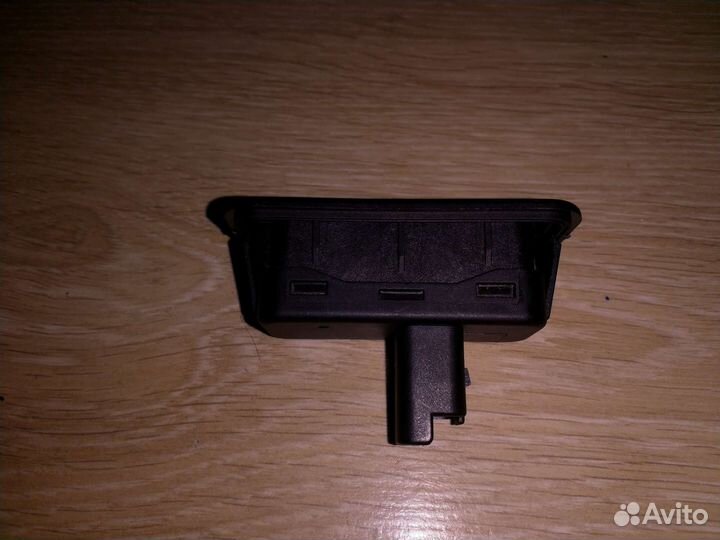 Кнопка открывания багажника автомобилей Рено