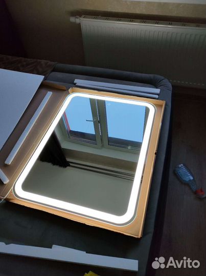 Зеркало с подсветкой для ванной комнаты