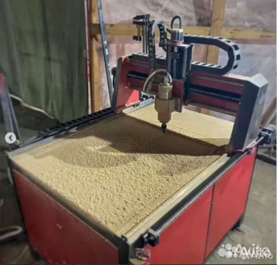 Фрезерный станок по дереву и двп с чпу