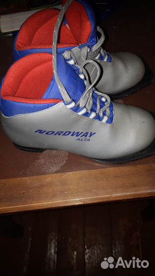 Лыжные ботинки 34р