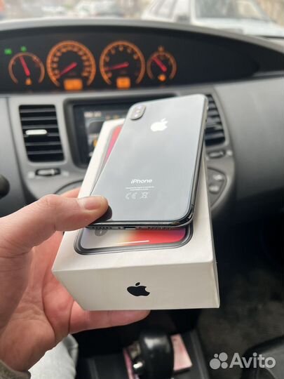 iPhone X, 64 ГБ