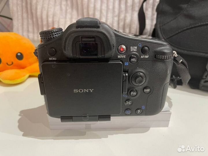 Зеркальный фотоаппарат Sony Alpha SLT-A77 Kit