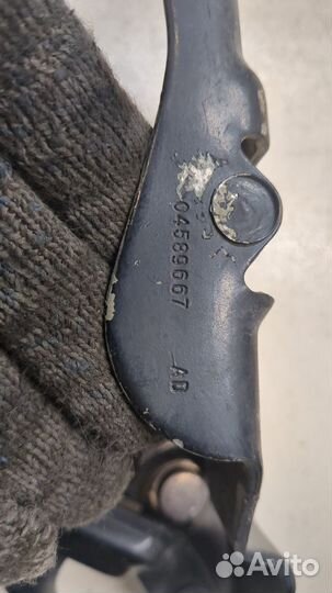 Петля крышки багажника левая Dodge Challenger 2014, 2016