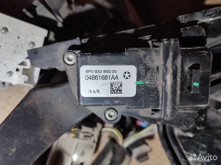 Chrysler 300c педаль газа