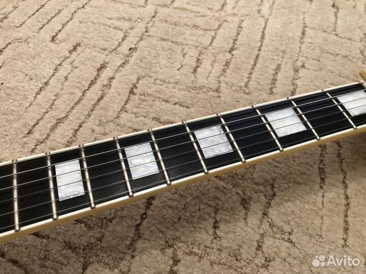 Электрогитара