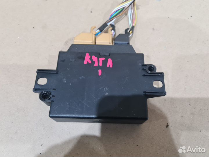Блок управления парктрониками Ford Kuga 1
