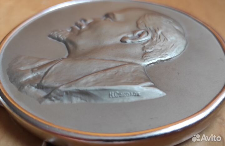 Настольная медаль, панно В.И.Ленин