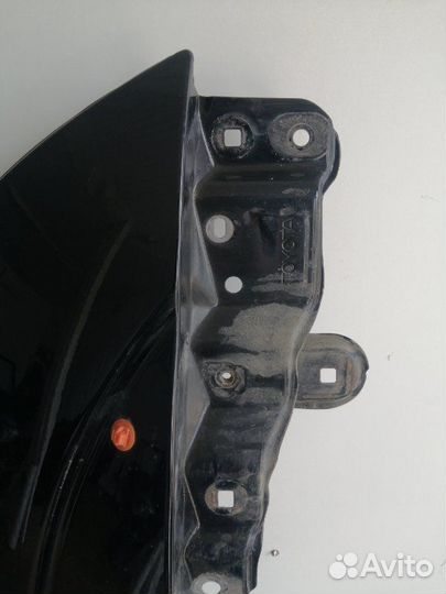 Крыло переднее правое Toyota Land Cruiser Prado