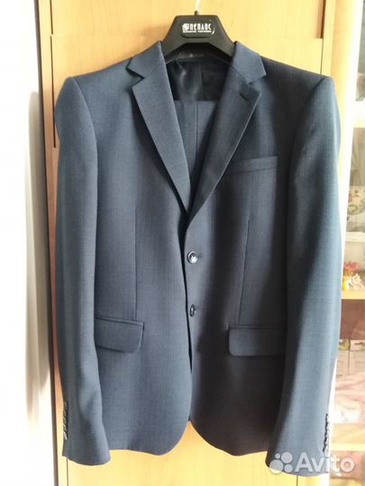 Продам костюм