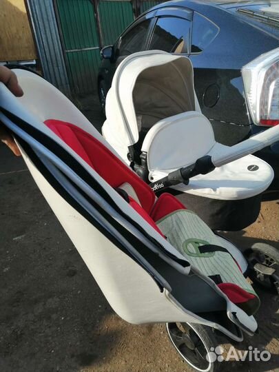 Прогулочная коляска
