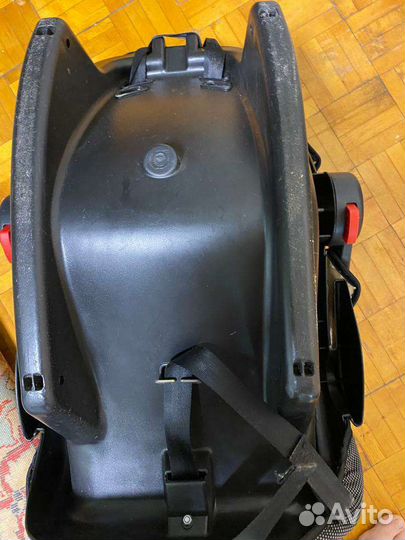 Детское кресло в машину