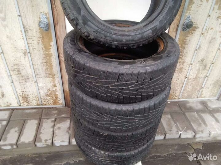 Kumho I'Zen RV Stud KC16 205/55 R16