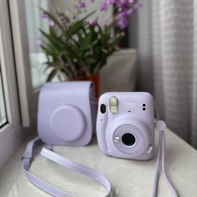 Пленочный фотоаппарат Instax mini 11