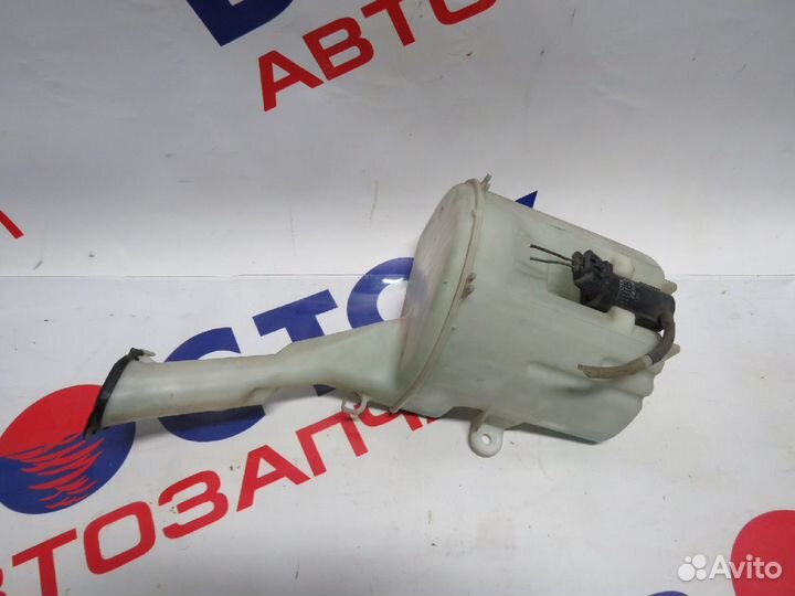 Бачок омывателя toyota sienta NCP85G, NCP81G