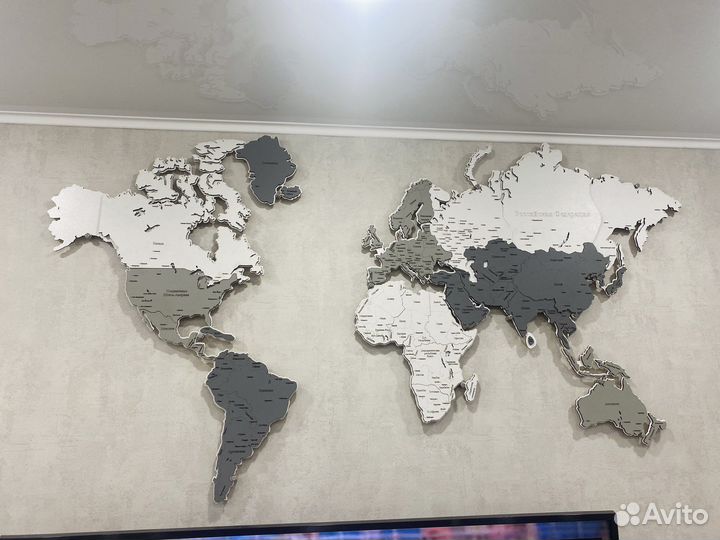 Карта мира из дерева