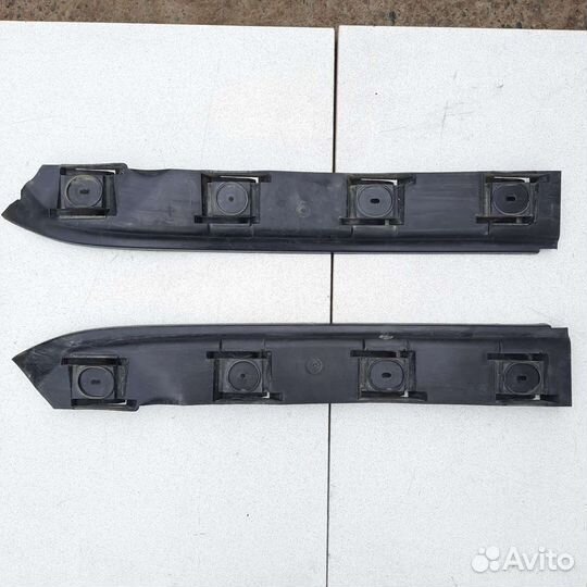 Кронштейн бампера задний правый Volkswagen Jetta 5