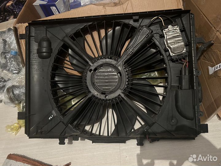 Вентилятор охлаждения на mercedes 212