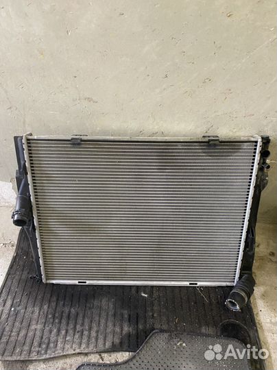 Радиатор охлаждения BMW E90