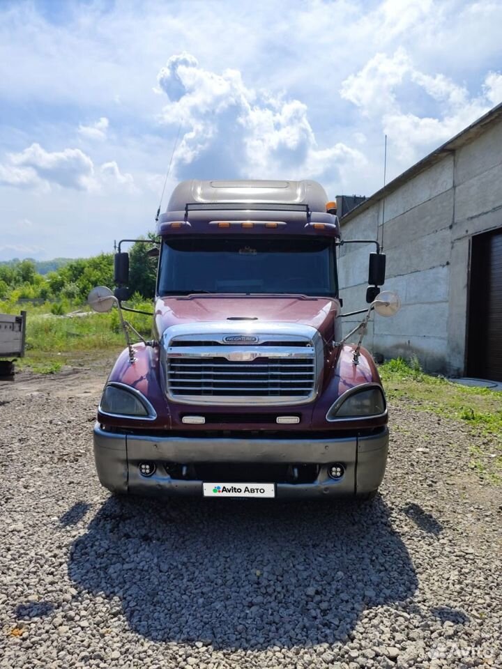 Freightliner Columbia, 2004