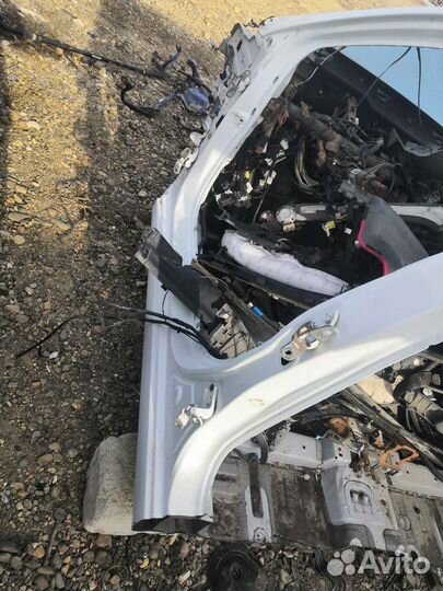 Левый порог стойка Hyundai Solaris 2015 год