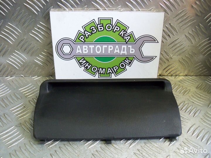 Крышка предохранителей Volkswagen Passat B4 1996г