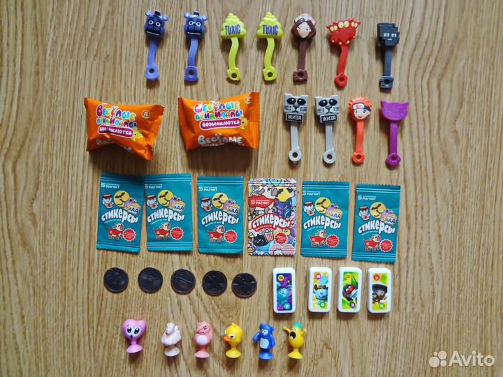 Прилипалы, скрепыши, стикерсы, домино(цена за все)