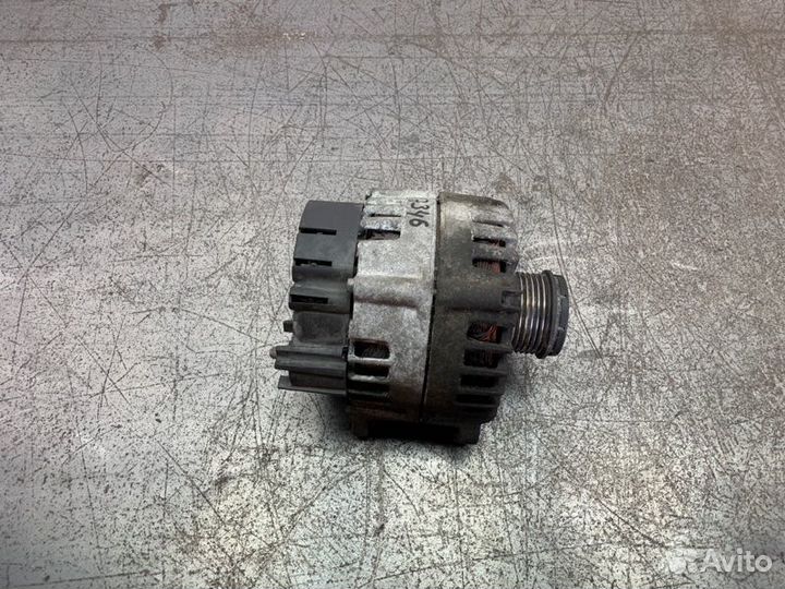 Генератор Audi A7 седан cduc 2010