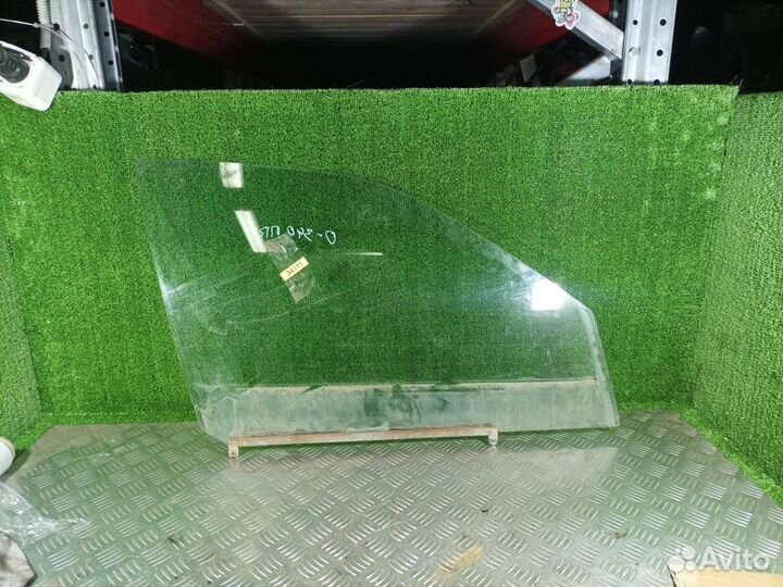 Стекло боковой двери Suzuki Baleno (1995-2002)